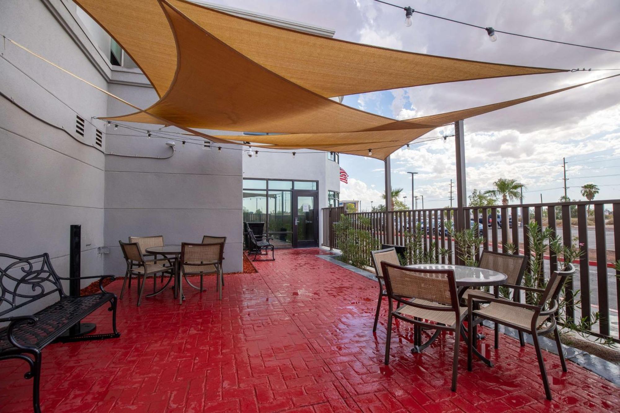 Hampton Inn El Centro Exteriör bild